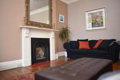 East Claremont - beautiful 2BR apartment in Central Edinburgh - image 12