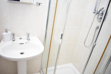 East Claremont - beautiful 2BR apartment in Central Edinburgh - image 14