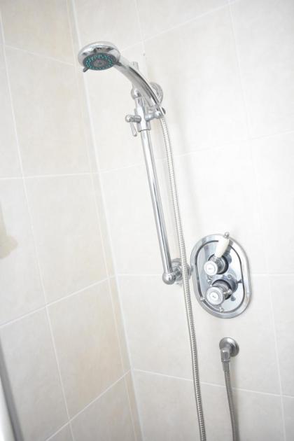 East Claremont - beautiful 2BR apartment in Central Edinburgh - image 8