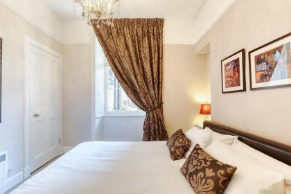 West Port - 2BR in the heart of the old town just off the Grassmarket - image 5