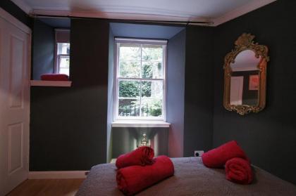 Castle Hideaway - image 13