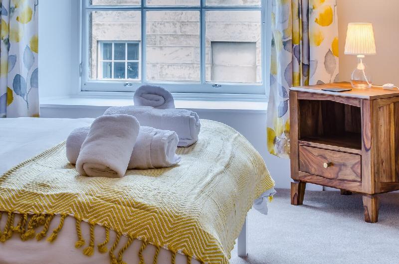Stylish Apartment in Trendy New Town Location - main image