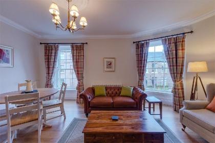 Stylish Apartment in Trendy New Town Location - image 19