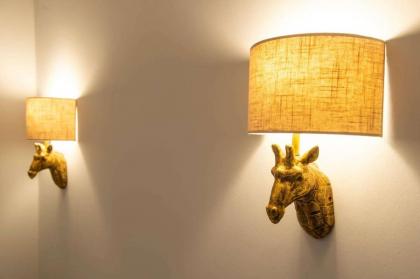 Upper Bow - Luxurious Modern 1BR Apartment near Castle - image 12