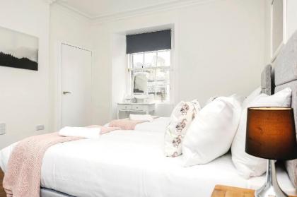 New Town 2 BR-1 BA George St 150m - Free Parking - image 20