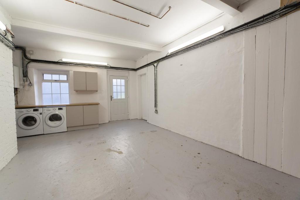 Queensferry Street Lane - Fantastic 2 BR City Centre Mews House with free secure parking! - image 5