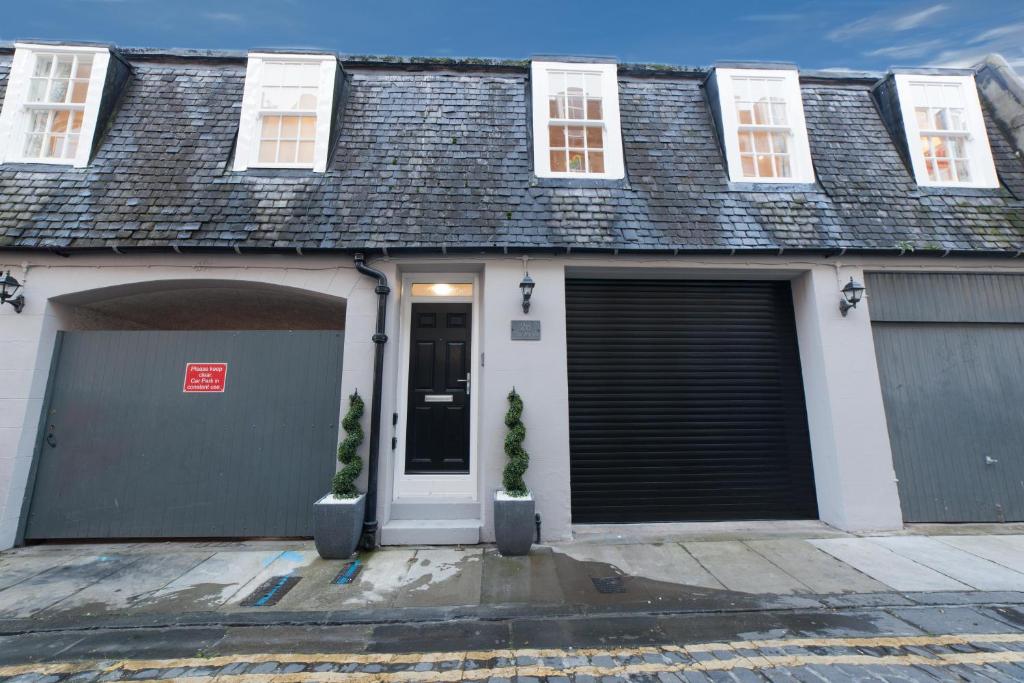 Queensferry Street Lane - Fantastic 2 BR City Centre Mews House with free secure parking! - image 6