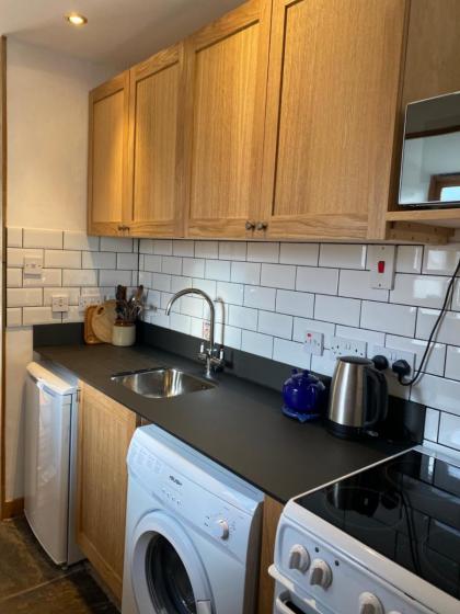Gorton House and Cottages - image 23