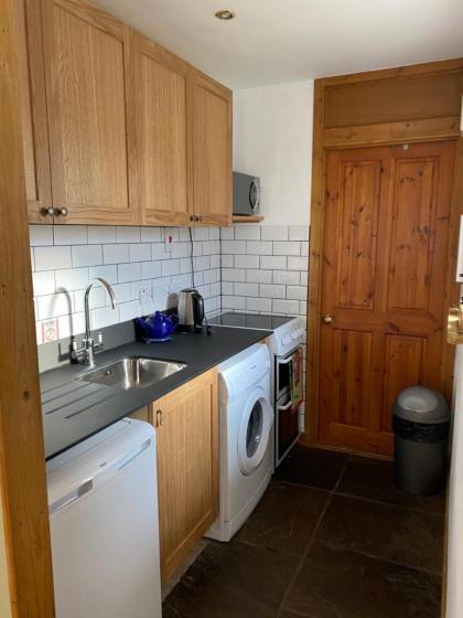 Gorton House and Cottages - image 24