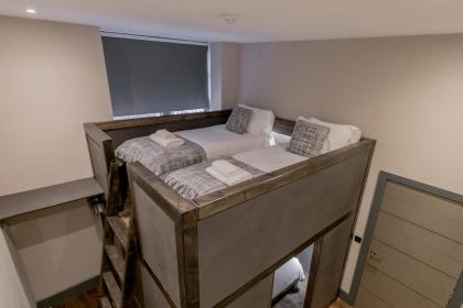 Bohemian luxury accommodation in the heart Edinburghs Leith district - image 21
