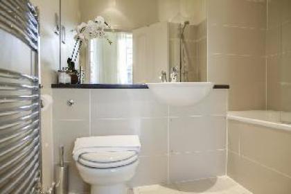 Clarendon Luxury Apartments - image 10