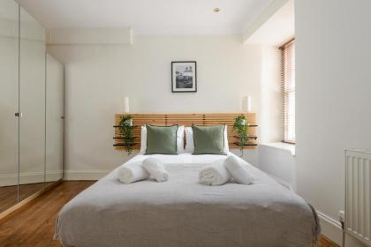 The West Bow Apartment - image 8