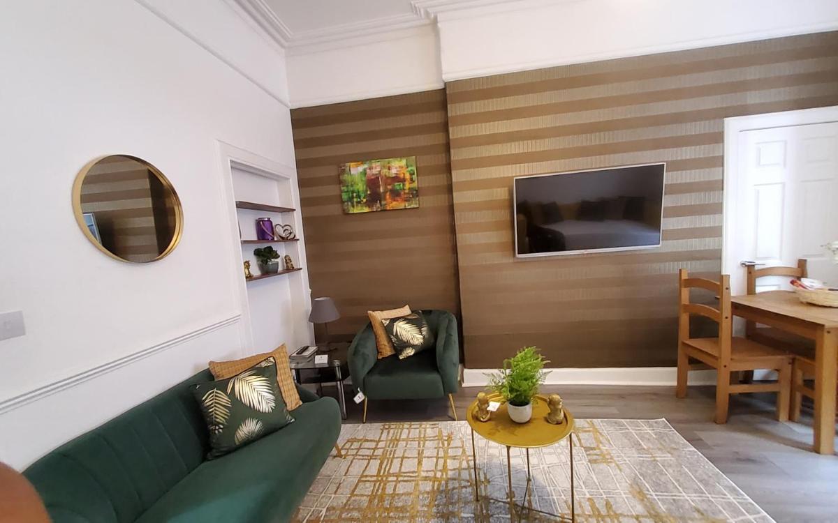 6 Separate beds 2 baths -Leith Spectacular Apartment - main image