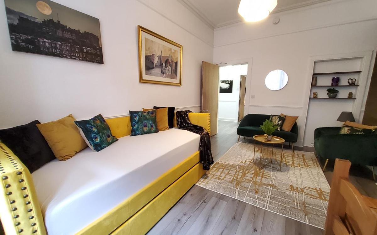 6 Separate beds 2 baths -Leith Spectacular Apartment - image 2