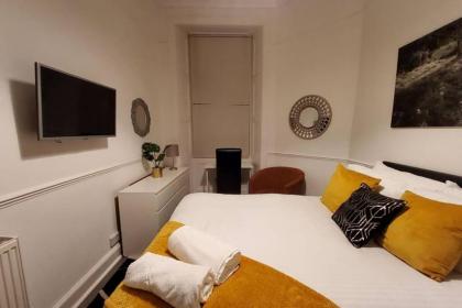 6 Separate beds 2 baths -Leith Spectacular Apartment - image 21
