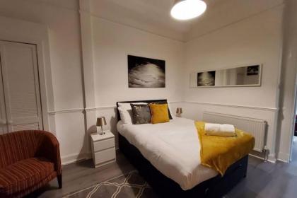 6 Separate beds 2 baths -Leith Spectacular Apartment - image 24