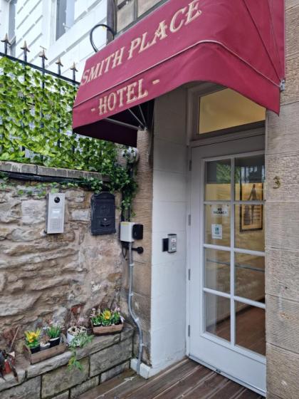 Smith Place Hotel - image 19