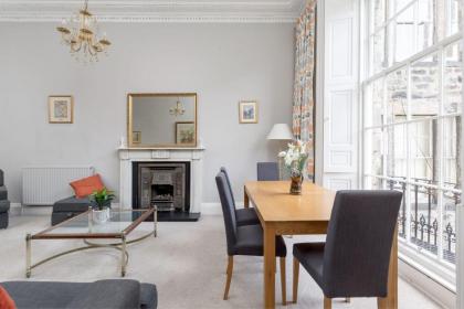 Light and Spacious 2 Bedroom Flat in Heart of Edinburgh - image 10