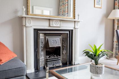 Light and Spacious 2 Bedroom Flat in Heart of Edinburgh - image 11