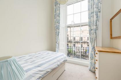 Light and Spacious 2 Bedroom Flat in Heart of Edinburgh - image 14