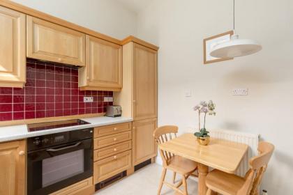 Light and Spacious 2 Bedroom Flat in Heart of Edinburgh - image 17