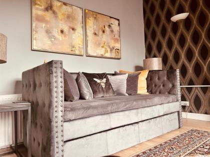 Charming 1-Bed City Centre Apartment in Edinburgh - image 13
