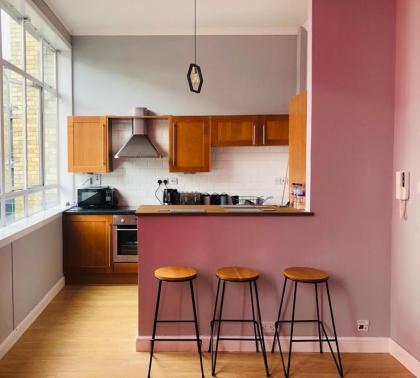 Charming 1-Bed City Centre Apartment in Edinburgh - image 5