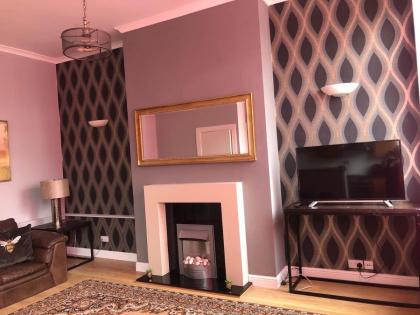 Charming 1-Bed City Centre Apartment in Edinburgh - image 6