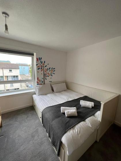 Holyrood Duplex 3- Bedrooms Apartment - image 10