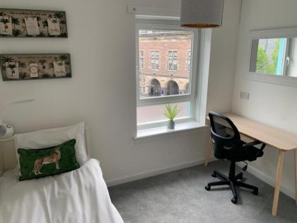 Holyrood Duplex 3- Bedrooms Apartment - image 21