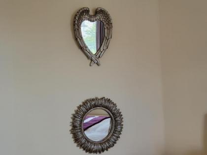 Lovely 4 bed Apt with 8 separate beds - image 29