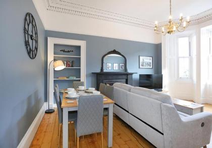 The Newington Residence - image 2