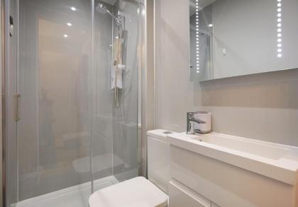 The Newington Residence - image 21