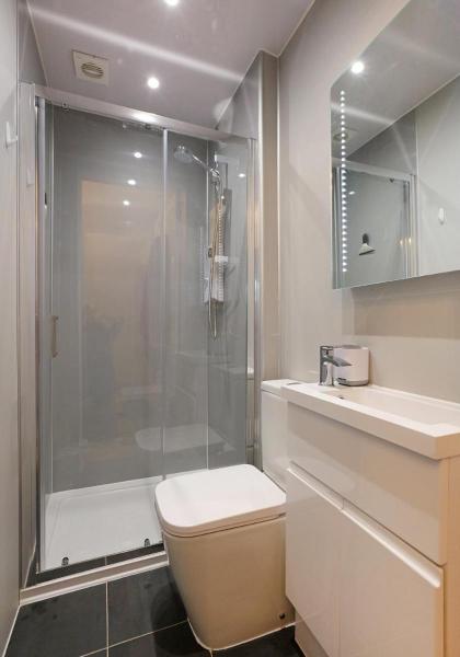 The Newington Residence - image 23