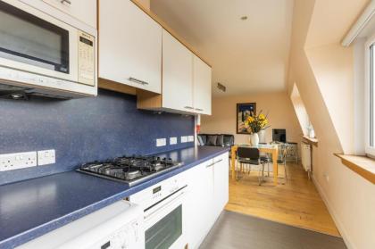 Amazing Castle View Apartment - image 17