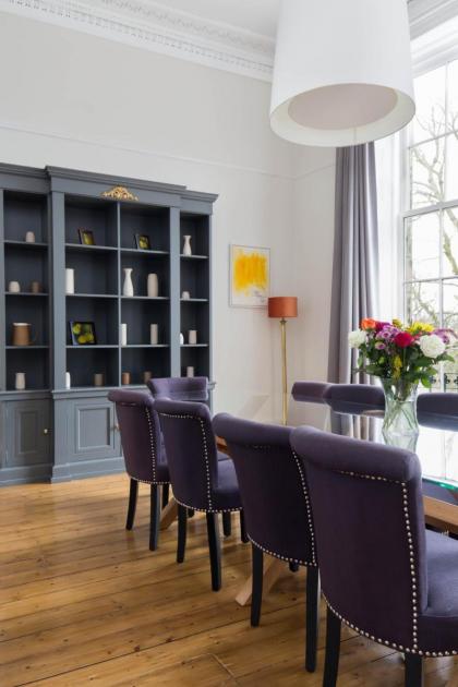 Magnificent Georgian 3-Bedroom Apartment in New Town - image 26