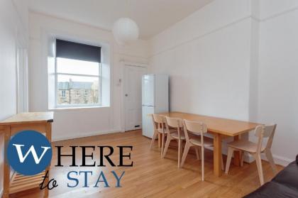 Delightful 2 bedroom apartment in Leith - image 24