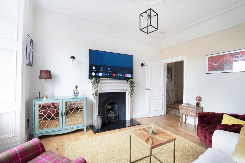 Meadowbank Residence 3bed free parking - main image