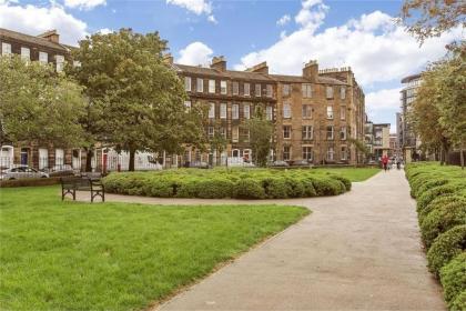 1 Bedrooms Flat in Central Edinburgh Haymarket Heart of Edinburgh Flat Sleeps 4  