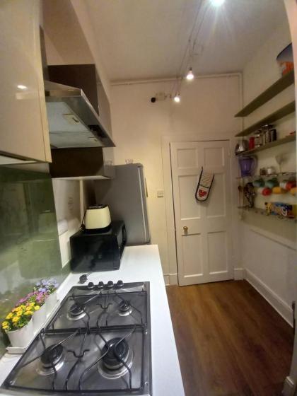 1 Bedrooms Flat in Central Edinburgh Haymarket Heart of Edinburgh Flat Sleeps 4  - image 26