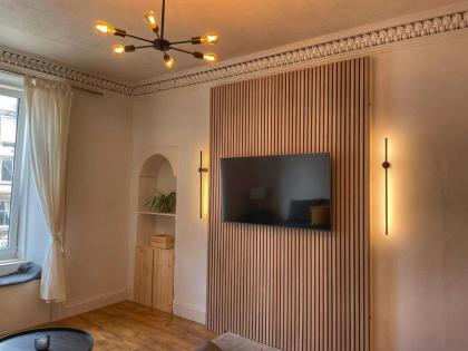 1 Bed Apartment (sleeps 4) on Leith Walk