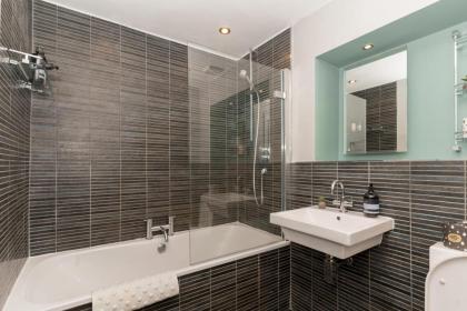 Beautiful & Bright 2BD Flat - Haymarket - image 25