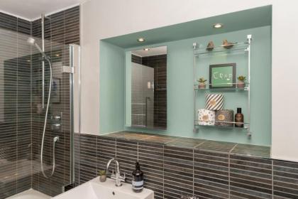 Beautiful & Bright 2BD Flat - Haymarket - image 26