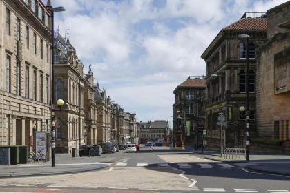 Fabulous 5 Double Bedroom Edinburgh Old Town apartment - image 20
