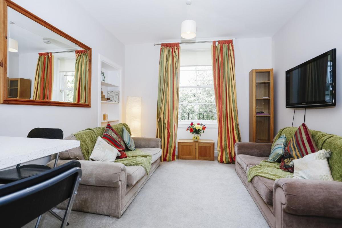 Fabulous 5 Double Bedroom Edinburgh Old Town apartment - image 4