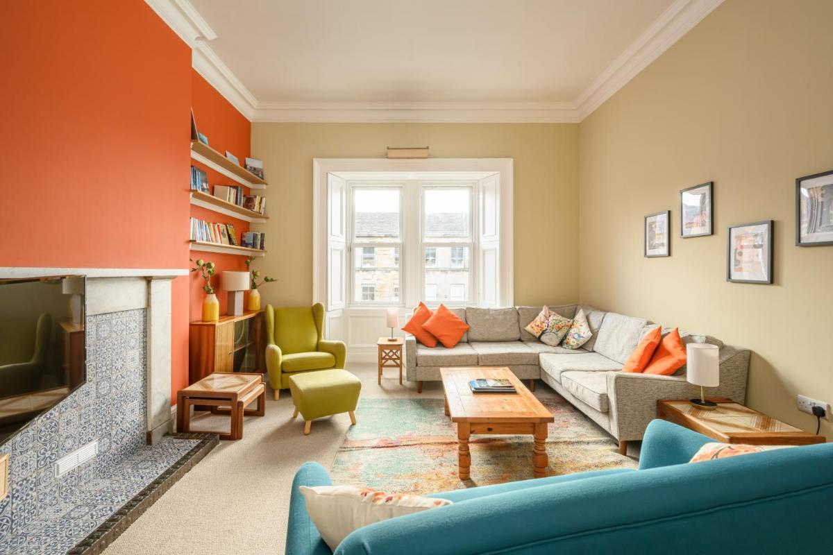 5-BR 3-BTH Newington Apartment - Modern & Spacious - main image