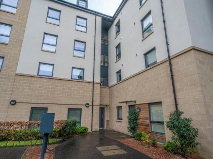 Cosy Modern Flat Pass The Keys - image 10