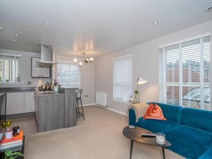 Cosy Modern Flat Pass The Keys - image 18