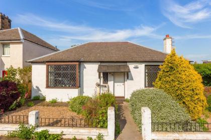 Lovely 3bed House-Private parking - image 15