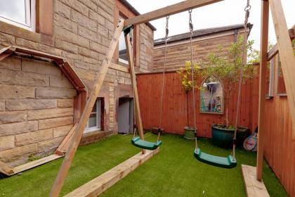 Stylish Victorian Apartment close to the Botanical gardens Free parking! - image 22